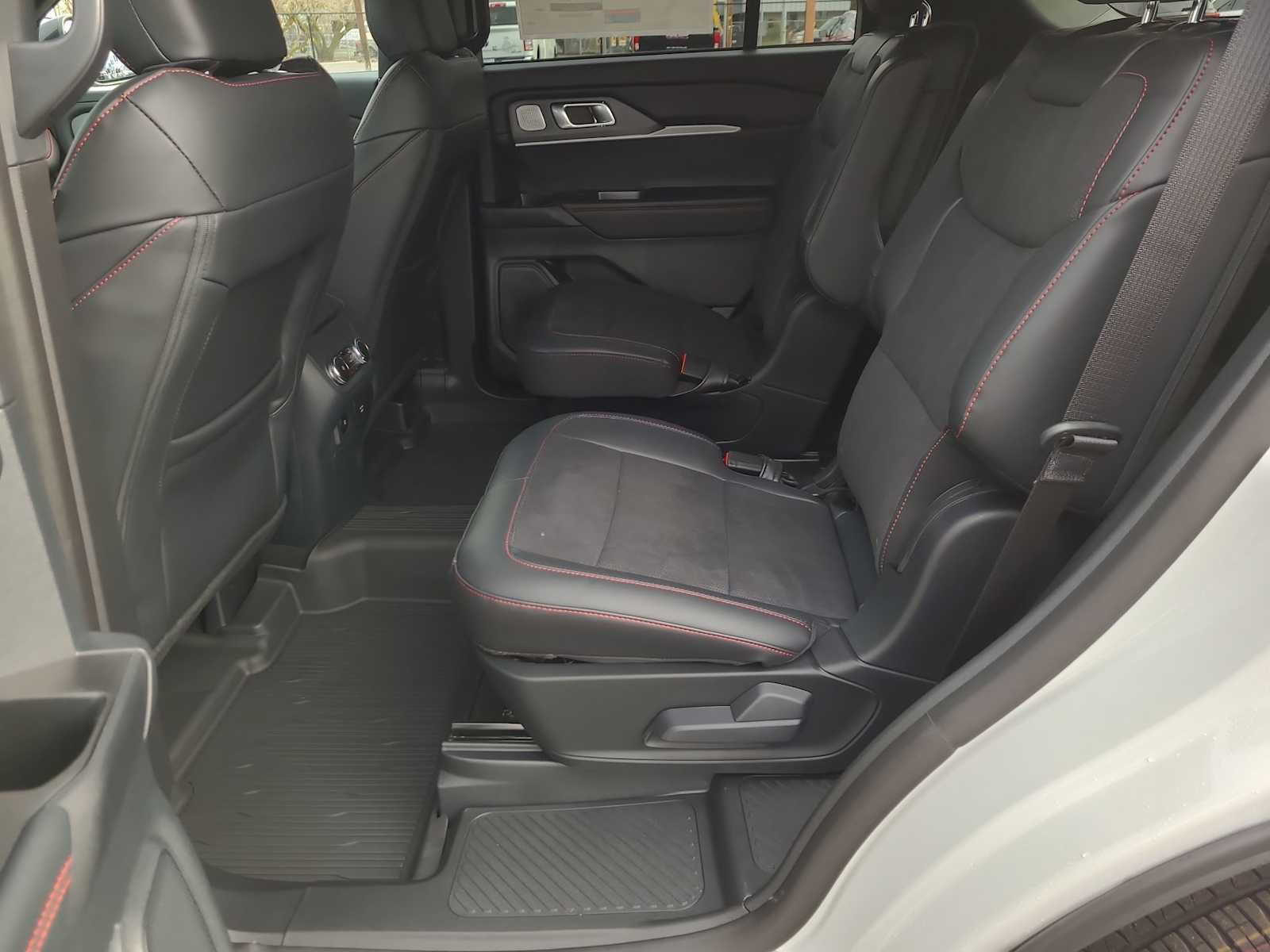 Thumbnail: 2026 Ford Explorer - 21