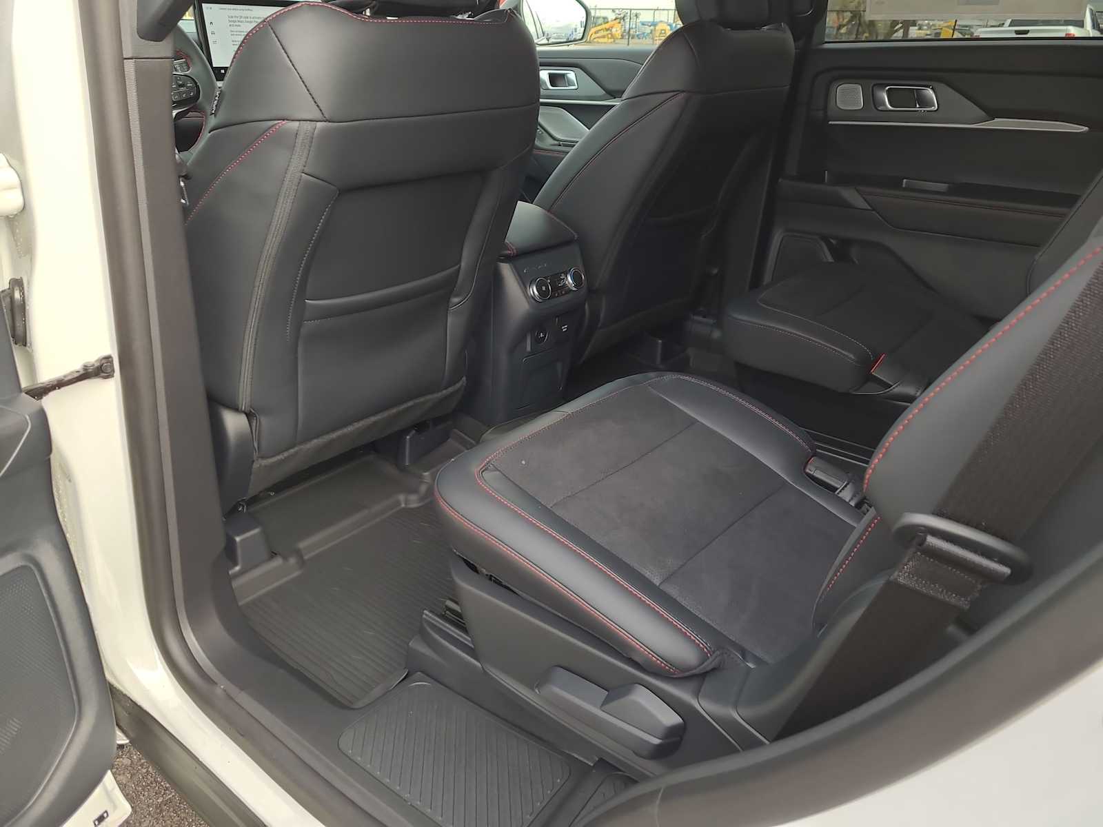 Thumbnail: 2026 Ford Explorer - 20