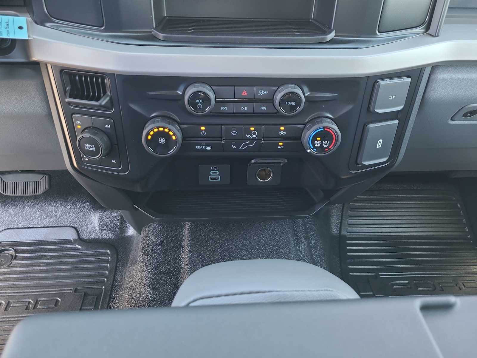 Thumbnail: 2025 Ford F-250 - 25