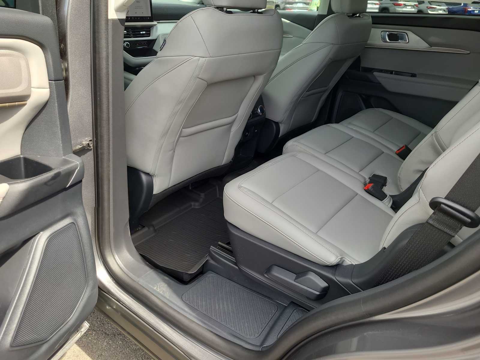 Thumbnail: 2025 Ford Explorer - 20