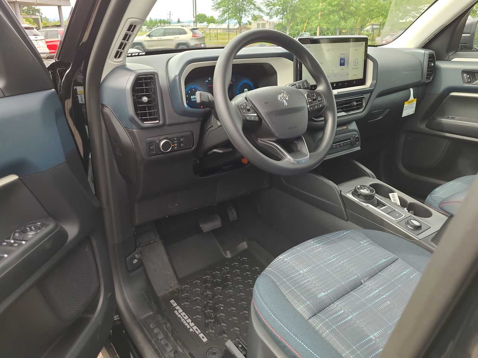 Thumbnail: 2025 Ford Bronco Sport - 10