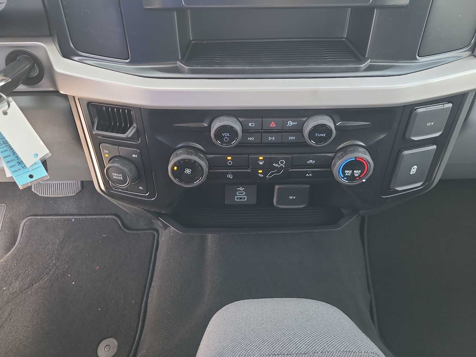 Thumbnail: 2025 Ford F-250 - 25