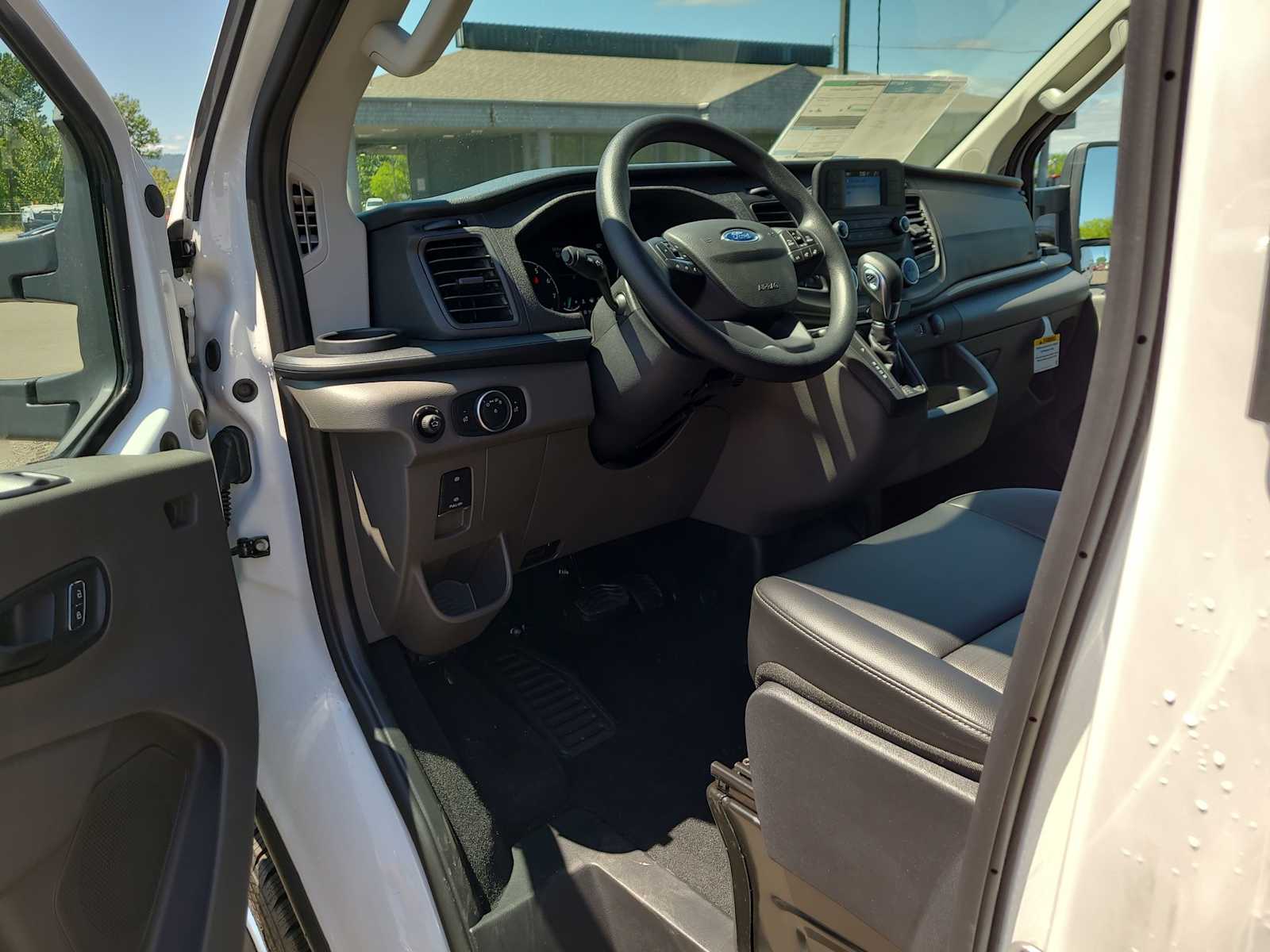 Thumbnail: 2025 Ford Transit Series - 10