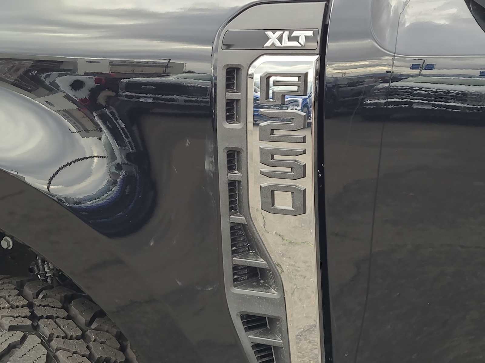 2026 Ford F-250 Super Duty XLT - Photo 15