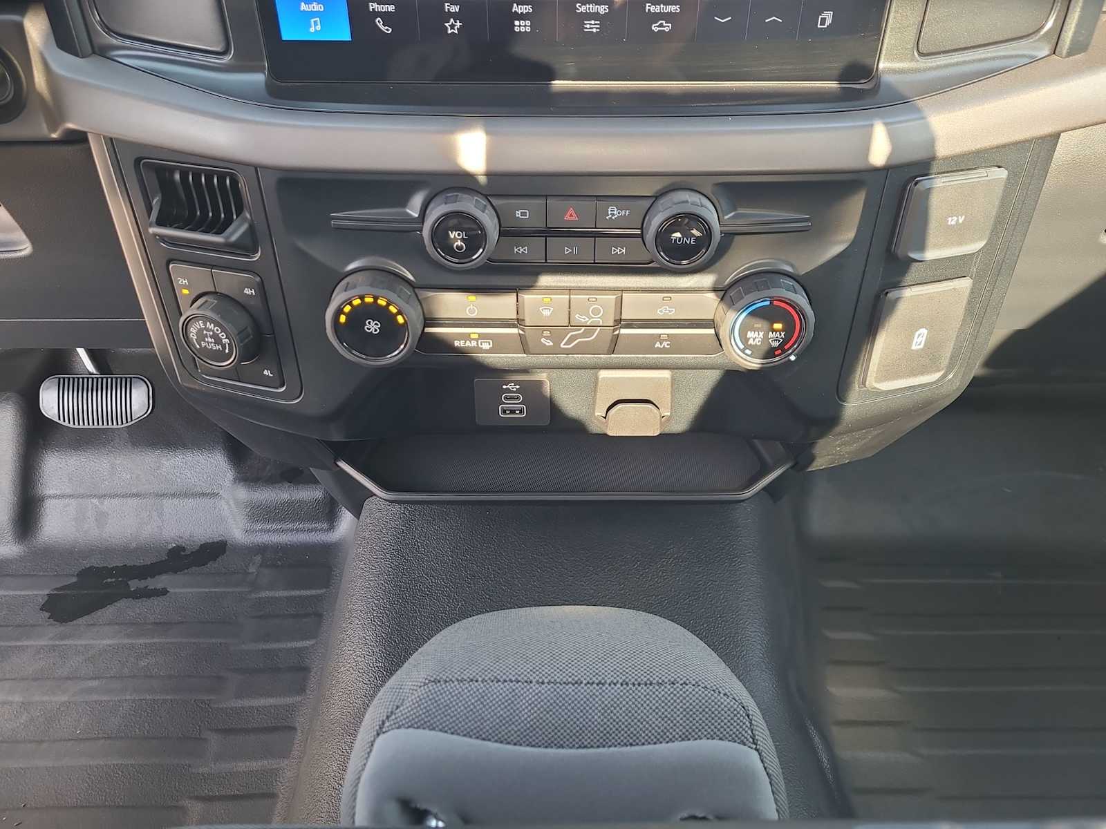 Thumbnail: 2025 Ford F-150 - 25