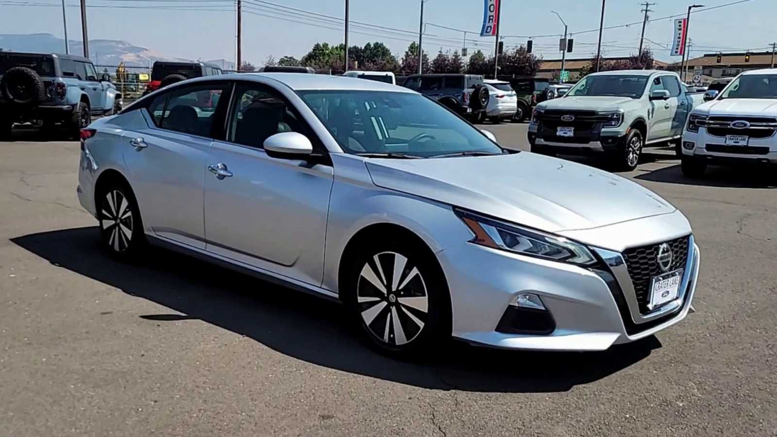 Used 2021 Nissan Altima SV with VIN 1N4BL4DV3MN312115 for sale in Medford, OR