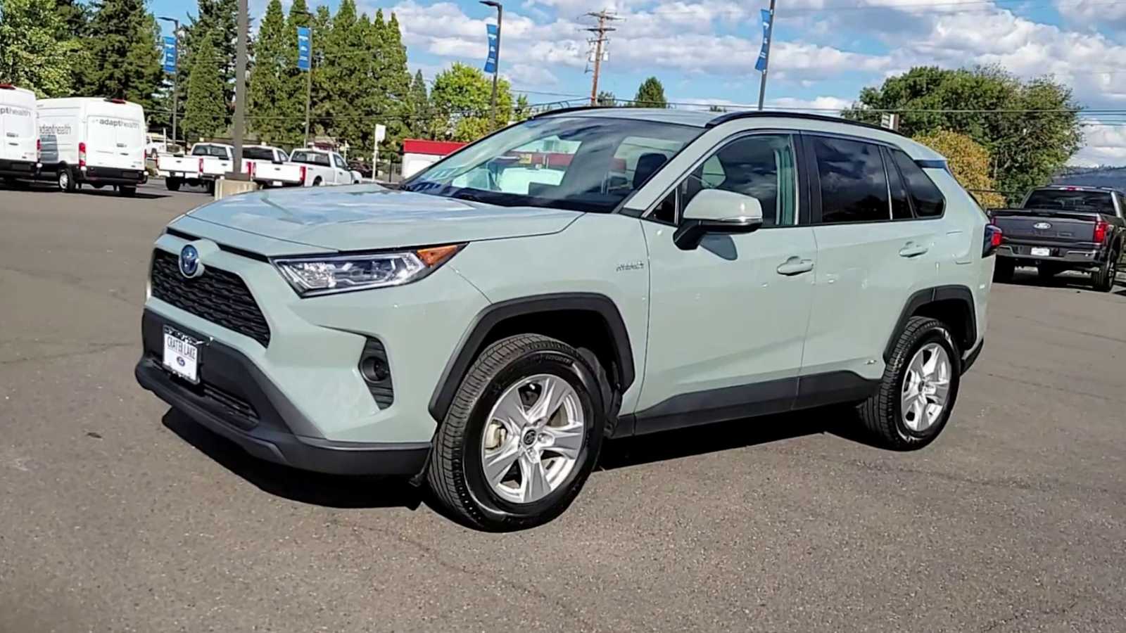 2021 Toyota RAV4 Hybrid XLE photo 3