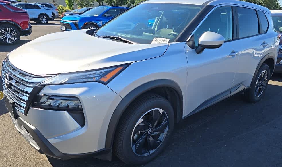 2025 Nissan Rogue SV AWD's photo