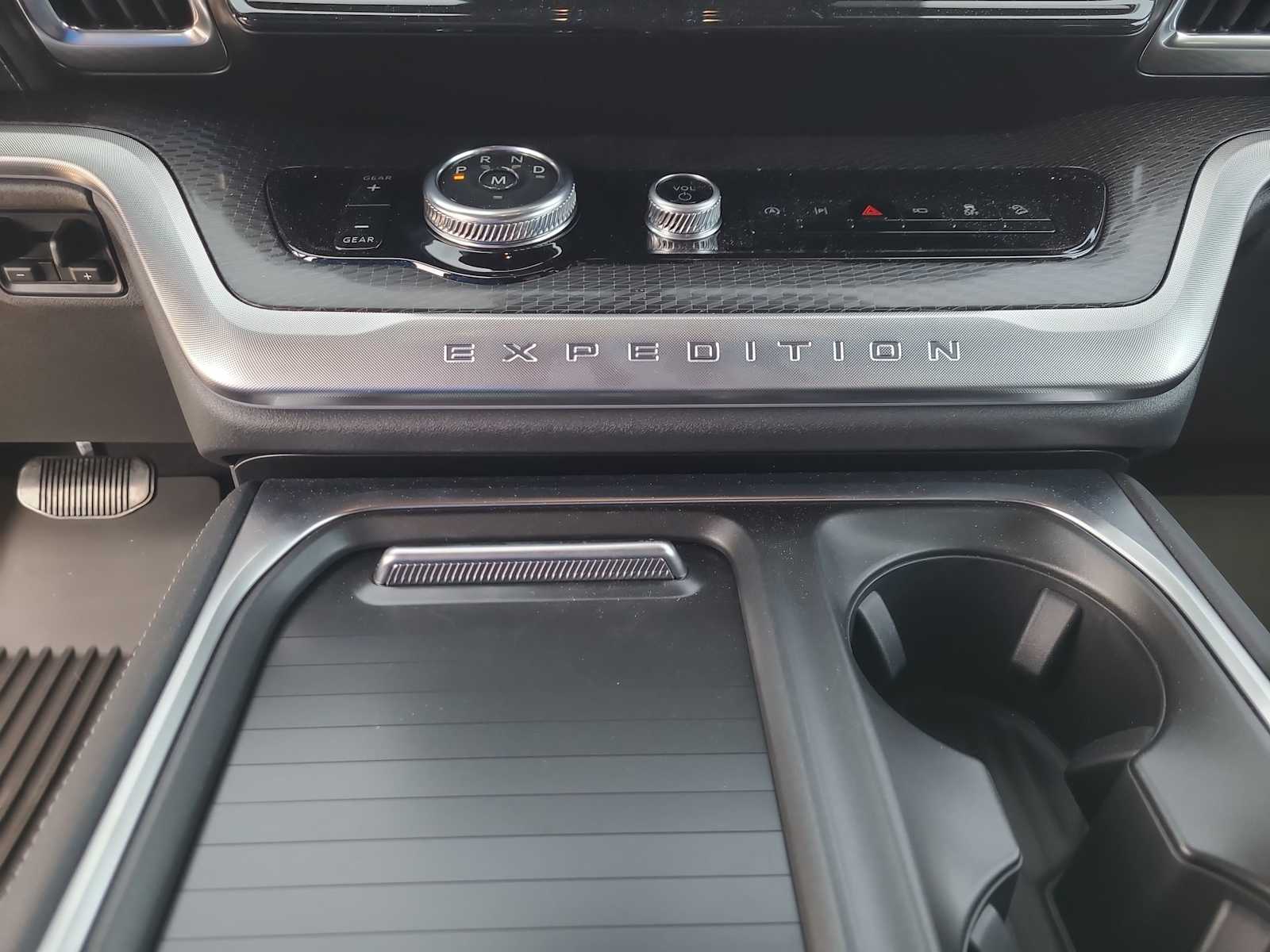 Thumbnail: 2026 Ford Expedition MAX - 25