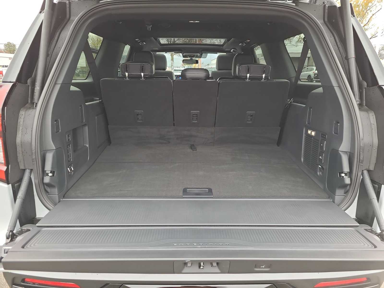 Thumbnail: 2025 Ford Expedition MAX - 27