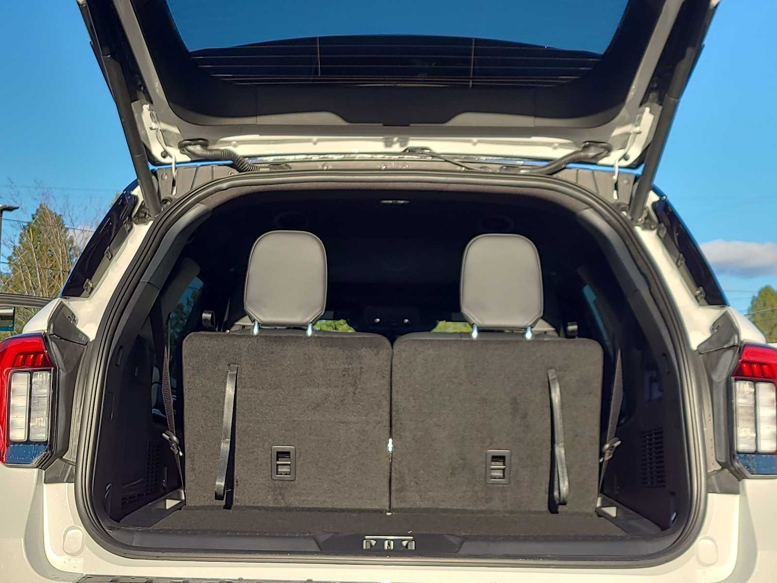 Thumbnail: 2026 Ford Explorer - 27