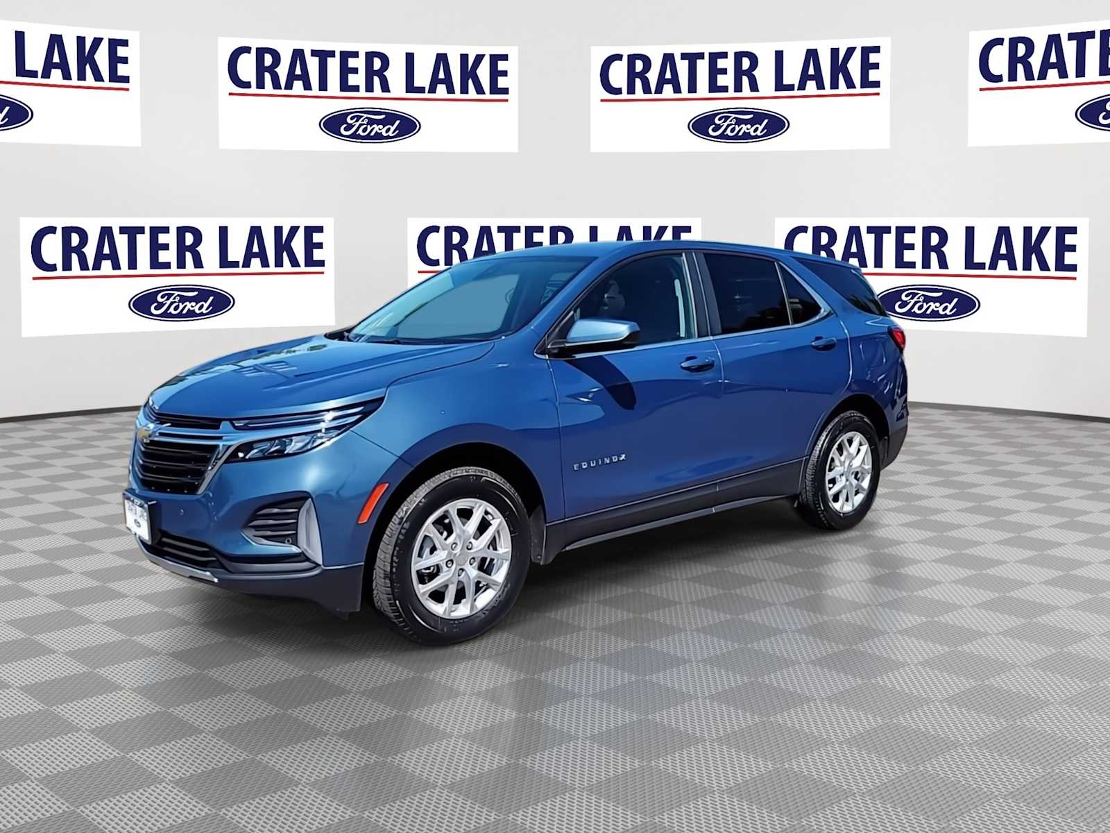 2024 Chevrolet Equinox photo 2