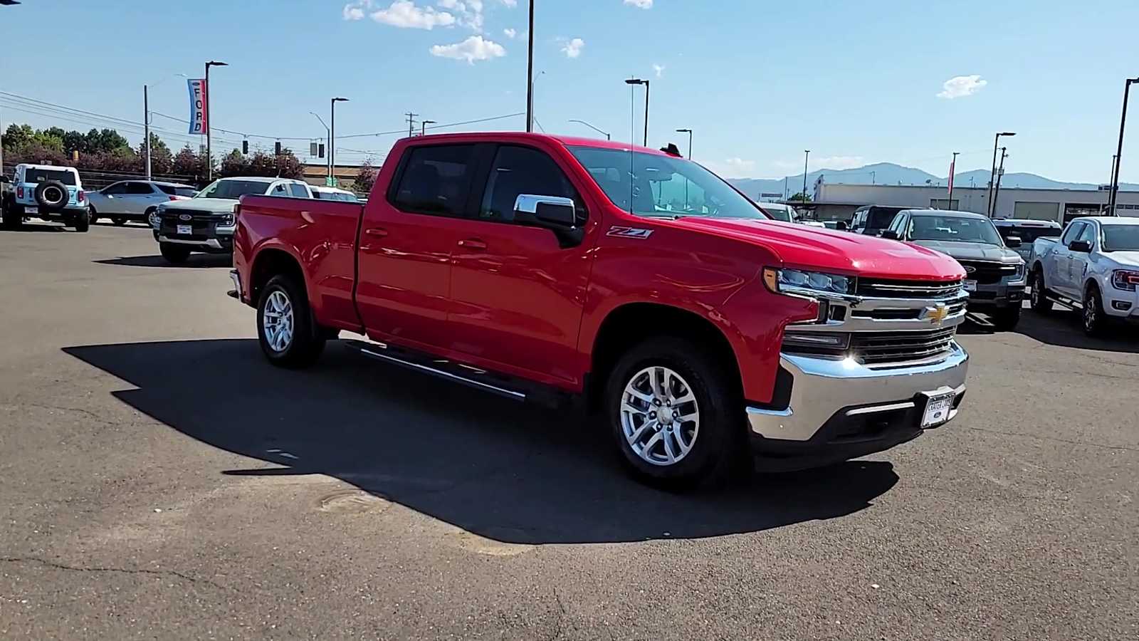 Used 2021 Chevrolet Silverado 1500 LT with VIN 3GCUYDED9MG480988 for sale in Medford, OR