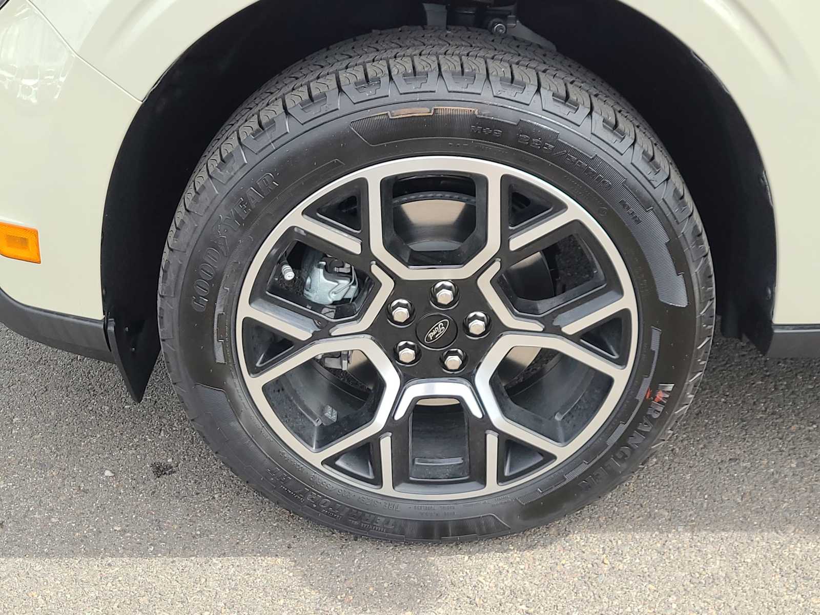 Thumbnail: 2025 Ford Maverick - 16