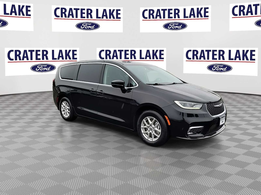 Used 2024 Chrysler Pacifica Touring L Van Passenger Van