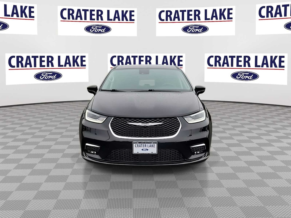 Used 2024 Chrysler Pacifica Touring L Van Passenger Van