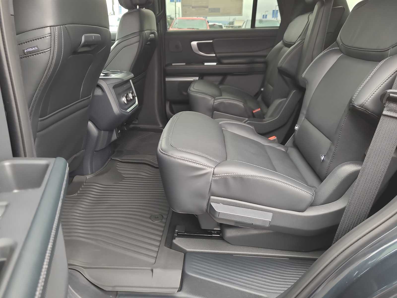 Thumbnail: 2026 Ford Expedition - 21