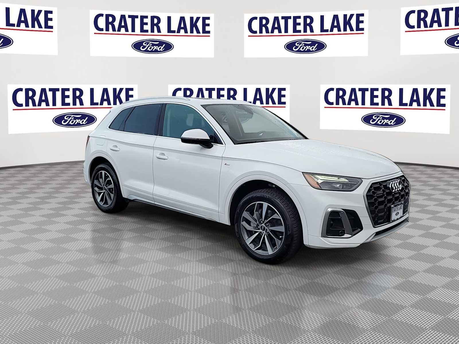 2024 Audi Q5 45 S line Premium Plus photo 2