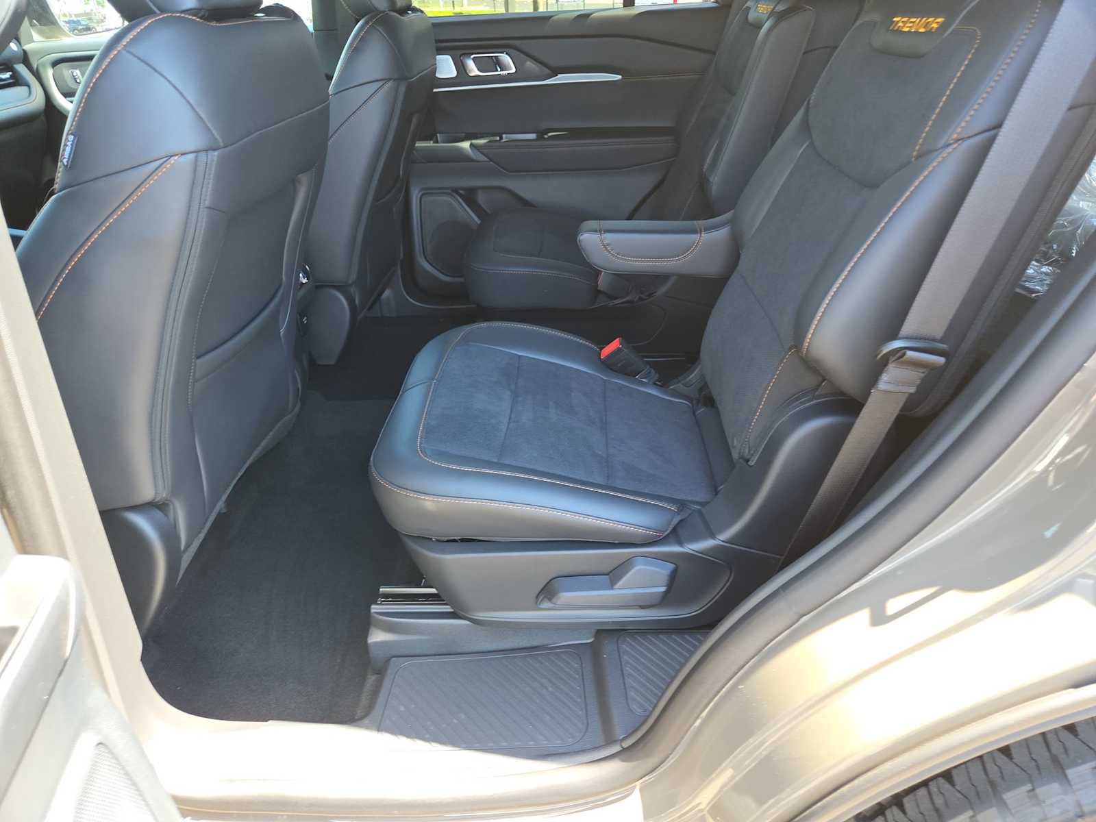 Thumbnail: 2026 Ford Explorer - 21