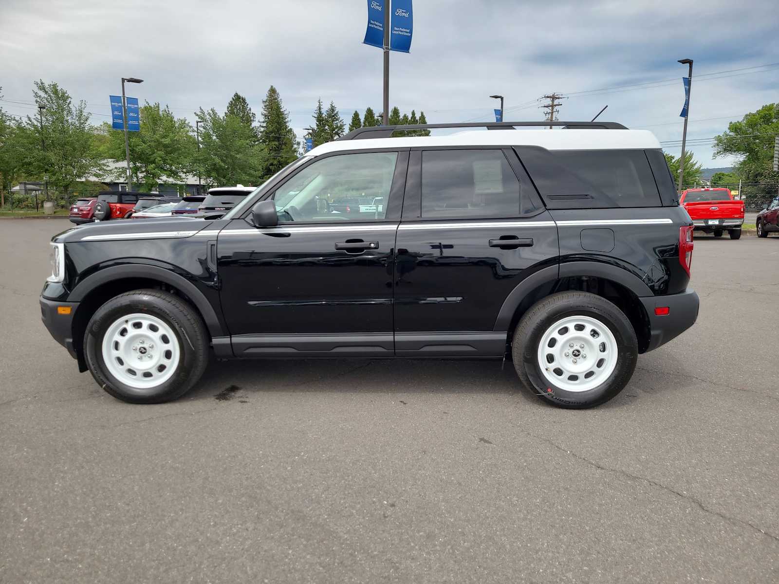 Thumbnail: 2025 Ford Bronco Sport - 11