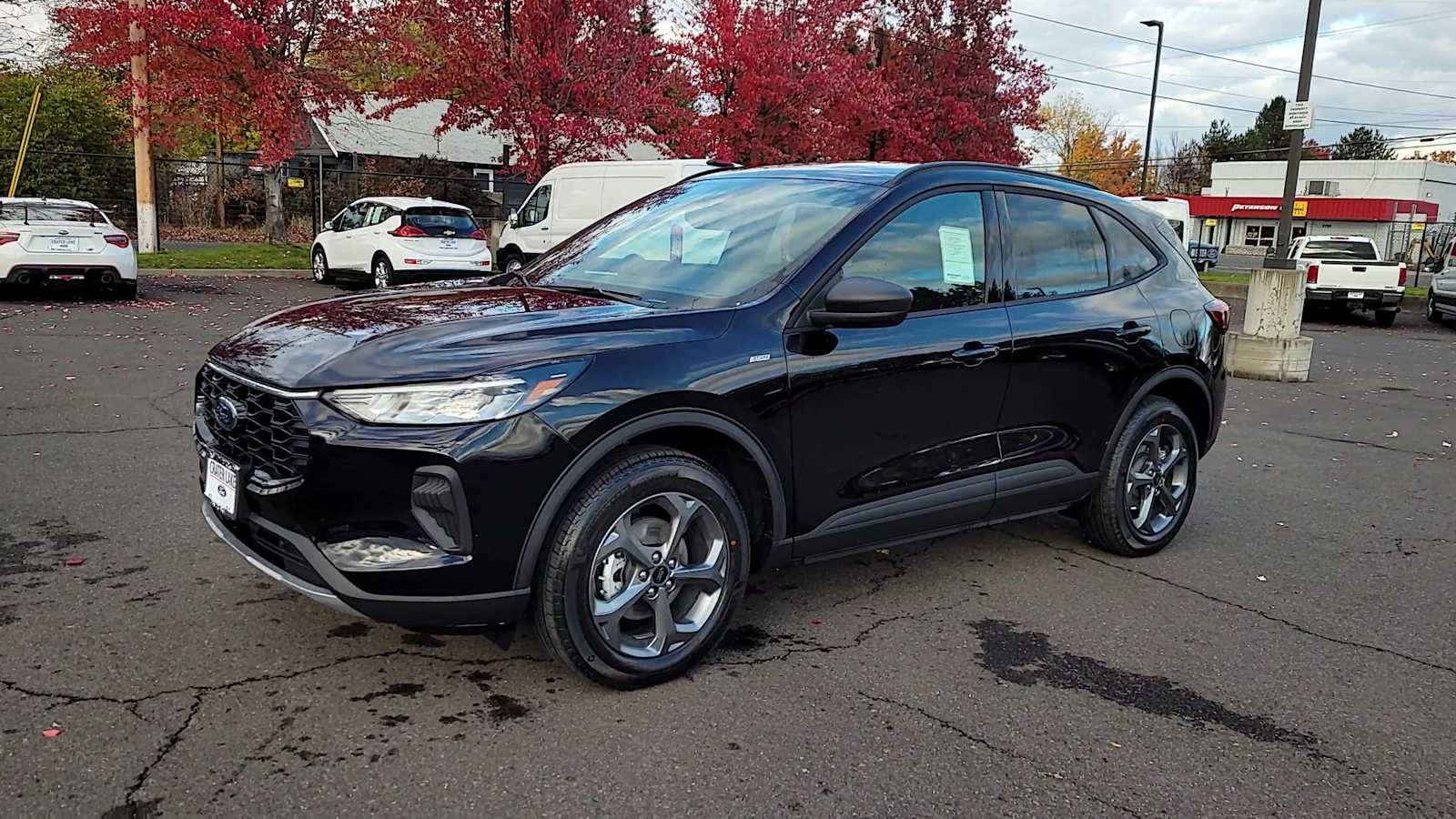 2025 Ford Escape ST-Line photo 4