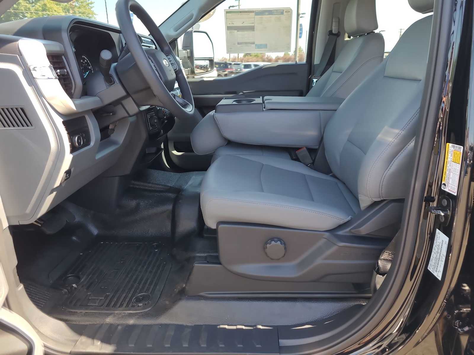 Thumbnail: 2025 Ford F-250 - 19