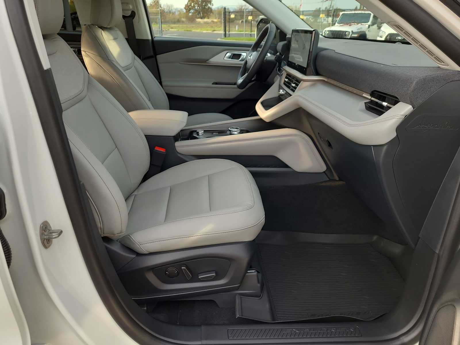 Thumbnail: 2026 Ford Explorer - 22