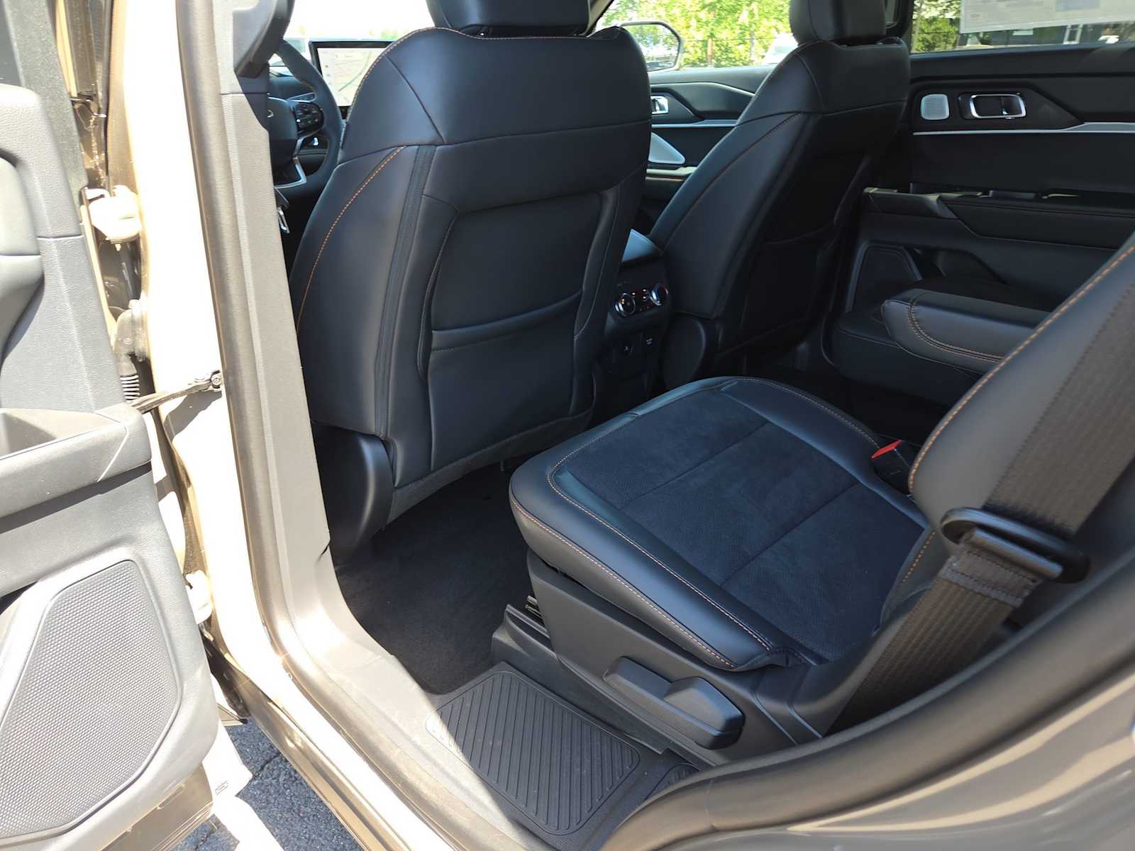 Thumbnail: 2026 Ford Explorer - 20