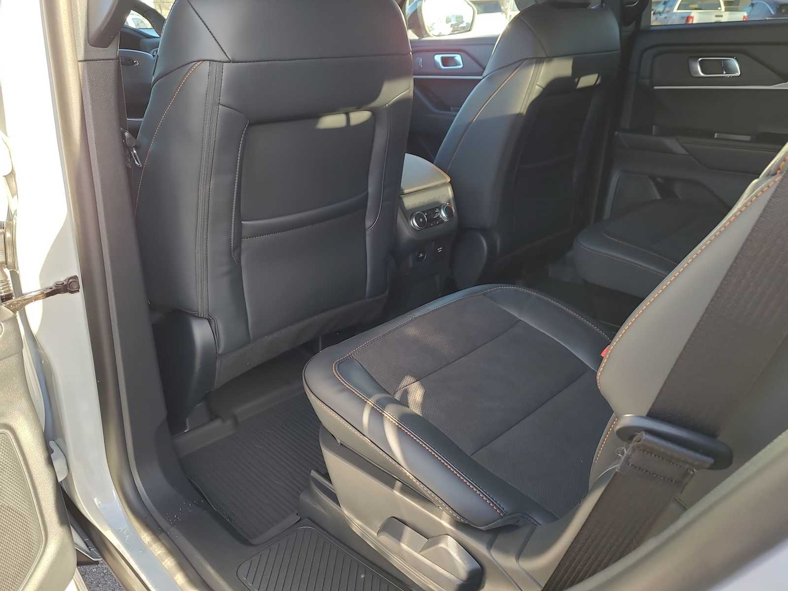 Thumbnail: 2026 Ford Explorer - 20