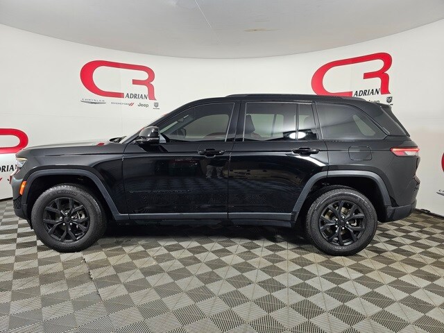 2024 Jeep Grand Cherokee Laredo Altitude X photo 4