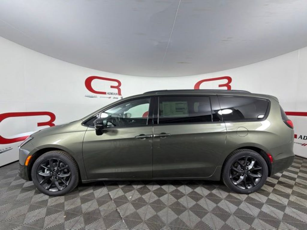 New 2027 Chrysler Pacifica LIMITED Passenger Van