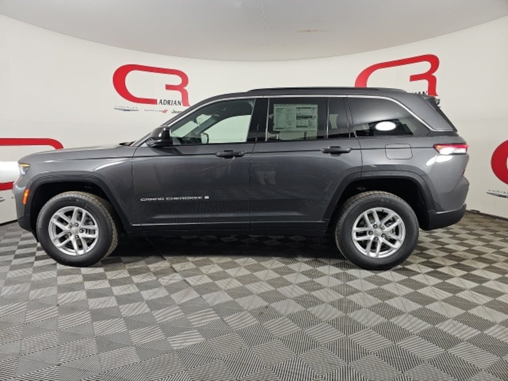 New 2025 Jeep Grand Cherokee LAREDO X 4X4 Sport Utility