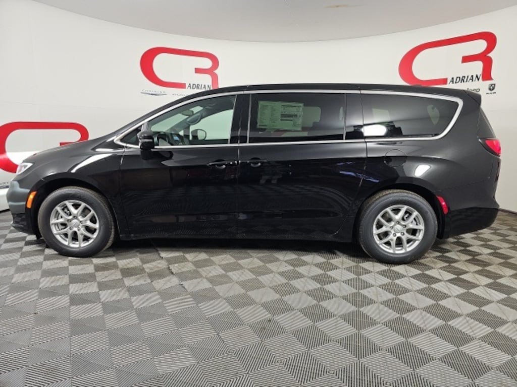 New 2026 Chrysler Pacifica SELECT Passenger Van
