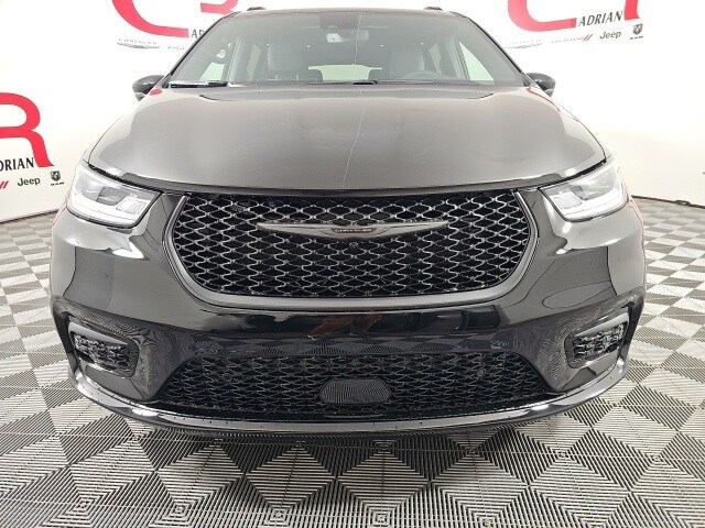 2026 Chrysler Pacifica Limited photo 2