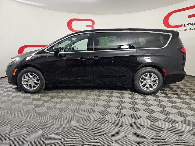 2026 Chrysler Pacifica photo 4