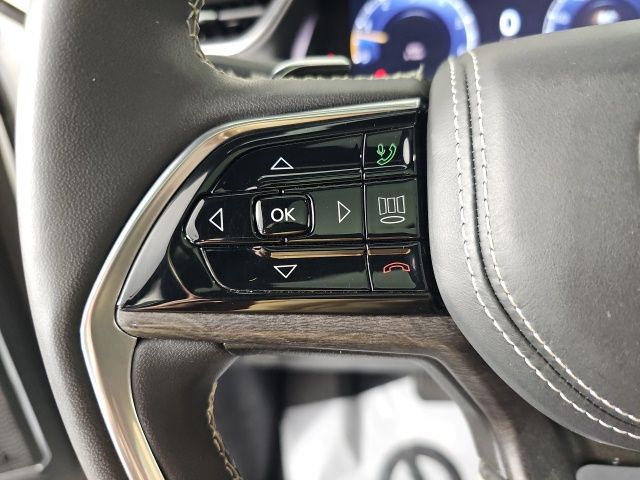 2023 Jeep Grand Cherokee Overland - Photo 19