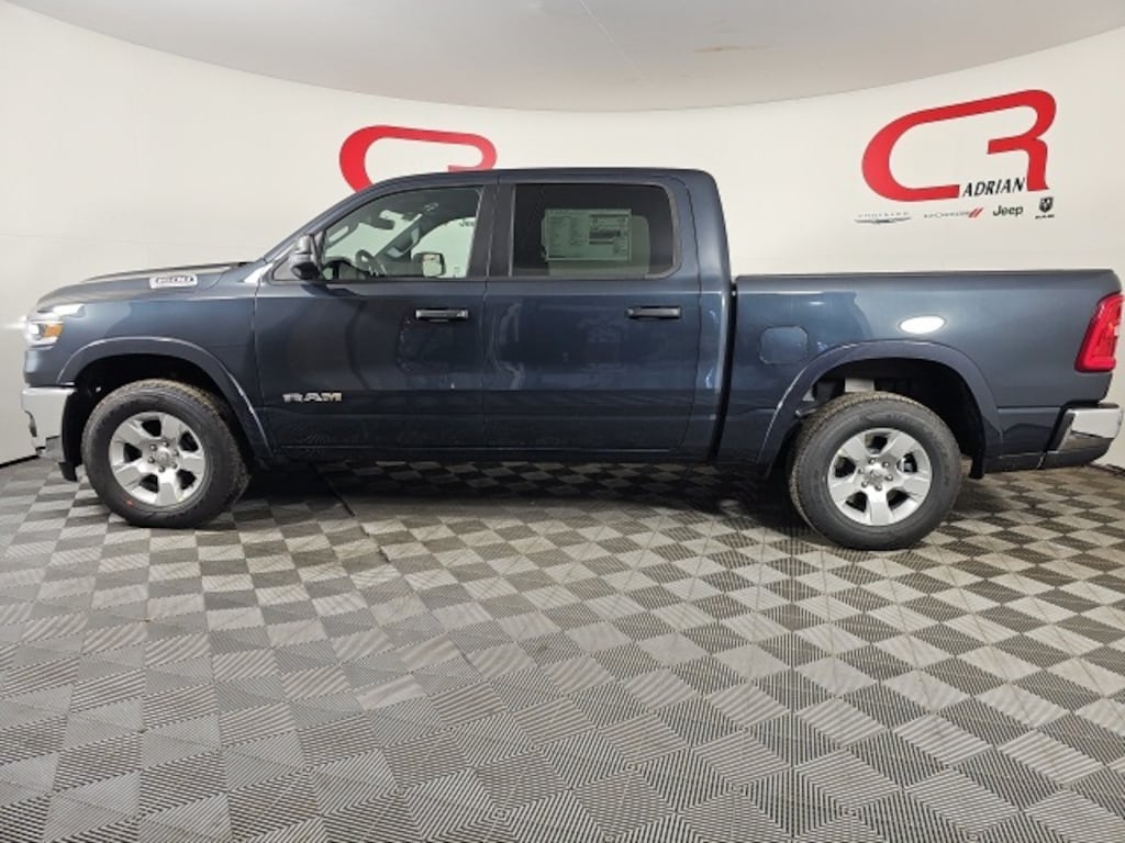 New 2026 Ram 1500 BIG HORN CREW CAB 4X4 5'7 BOX Pickup