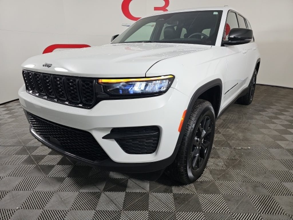Certified 2024 Jeep Grand Cherokee Laredo SUV