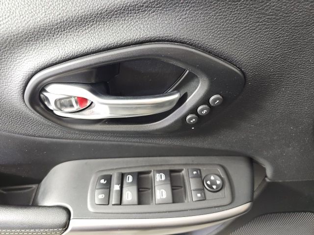 2022 Jeep Cherokee Limited - Photo 12