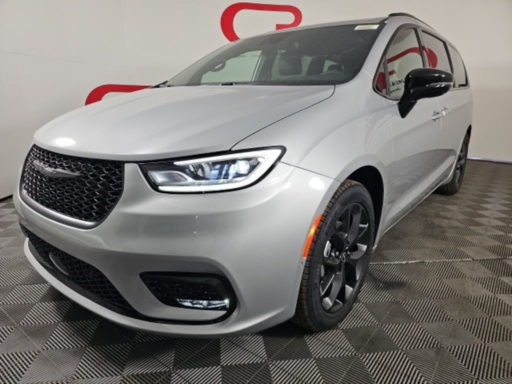 New 2026 Chrysler Pacifica LIMITED Passenger Van