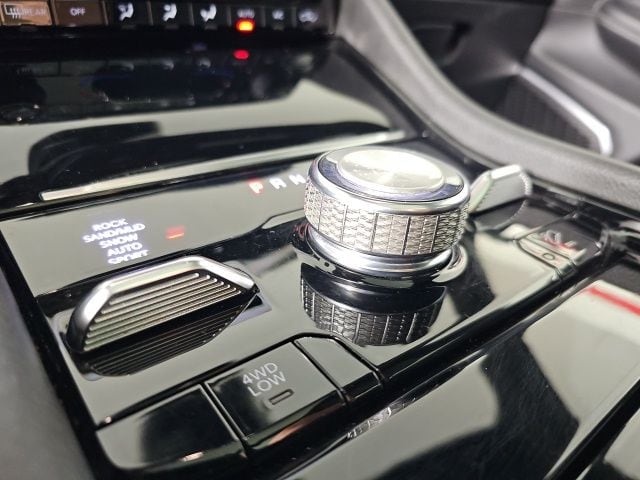 2023 Jeep Grand Cherokee Overland - Photo 25