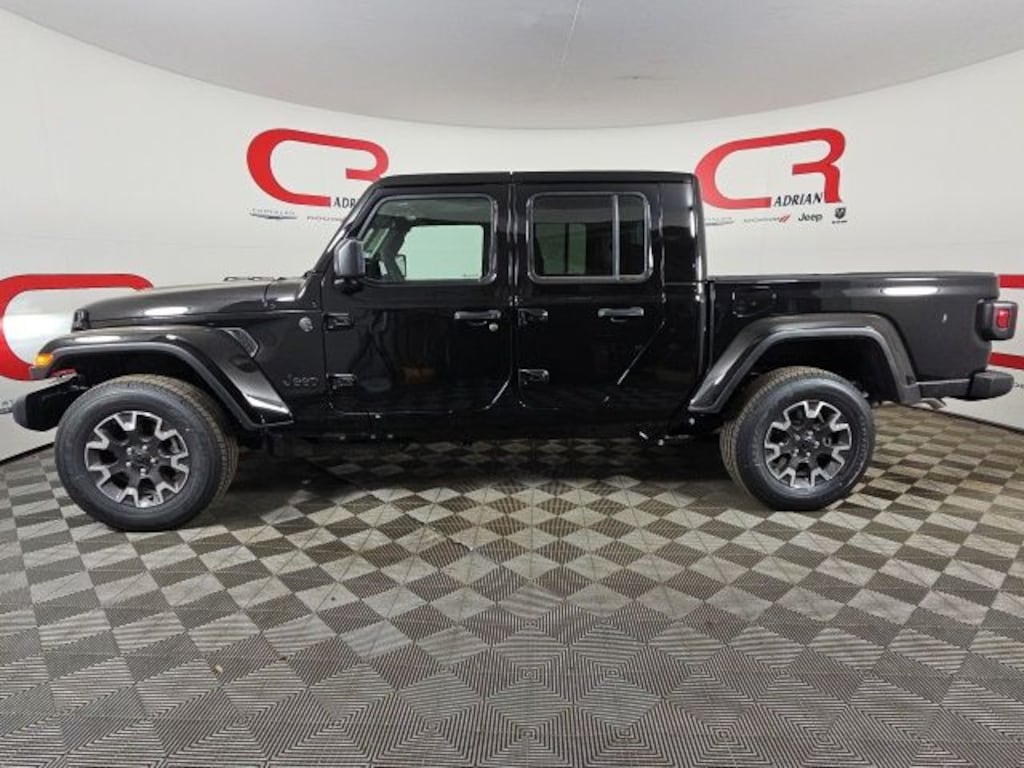 New 2026 Jeep Gladiator SAHARA 4X4 Pickup