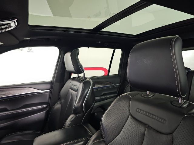 2023 Jeep Grand Cherokee Overland - Photo 13