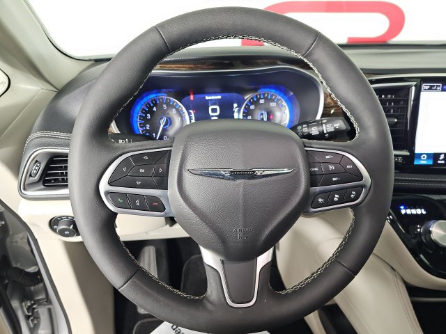 2024 Chrysler Pacifica Limited - Photo 8