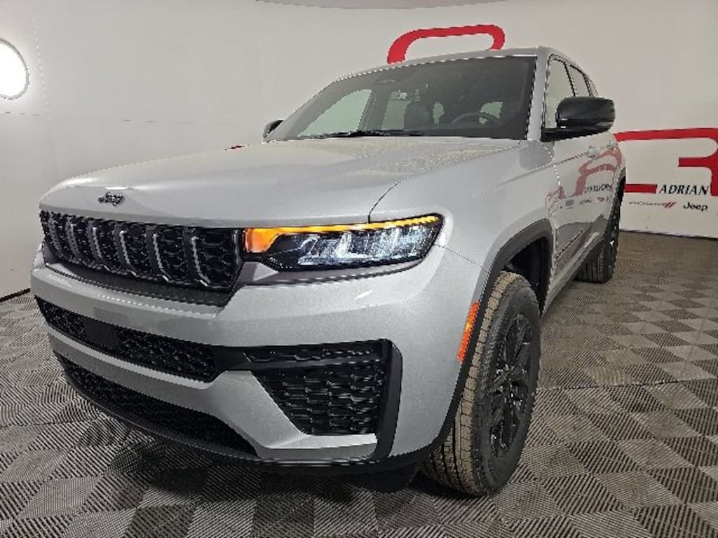 New 2026 Jeep Grand Cherokee LAREDO ALTITUDE 4X4 Sport Utility