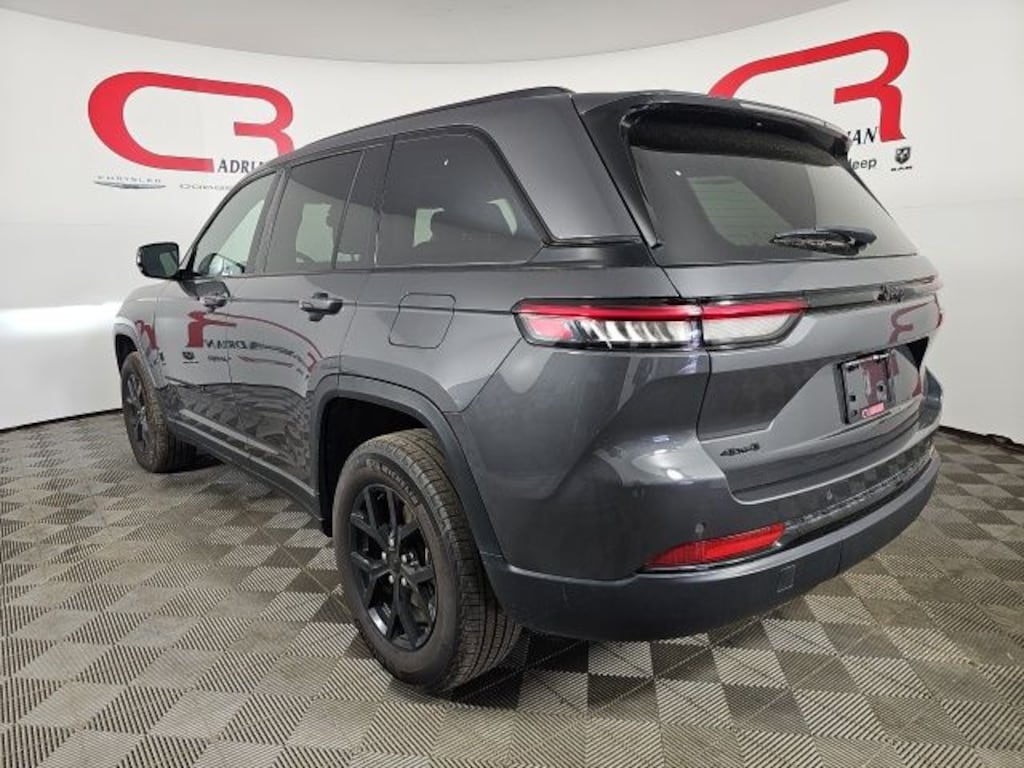Certified 2024 Jeep Grand Cherokee Laredo SUV