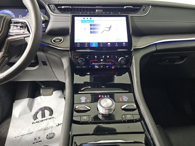 2023 Jeep Grand Cherokee Overland - Photo 21