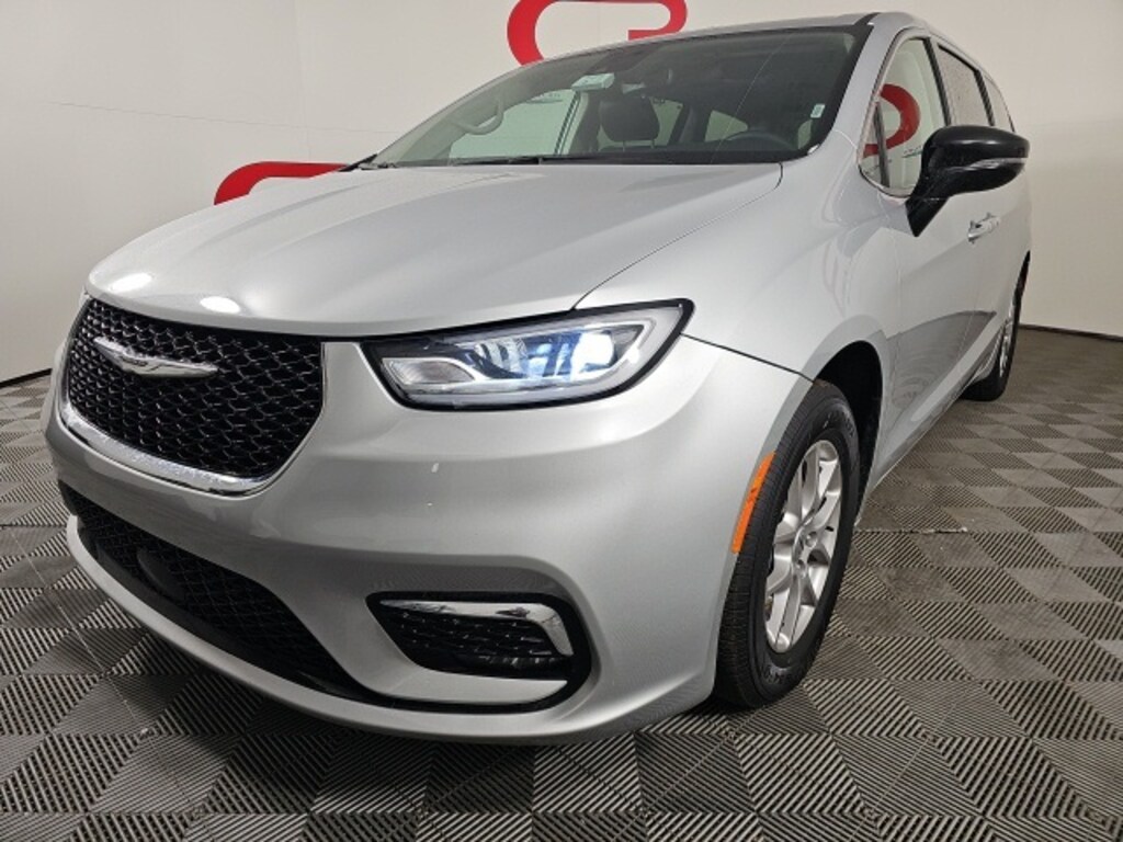 Used 2024 Chrysler Pacifica Touring L Van Passenger Van