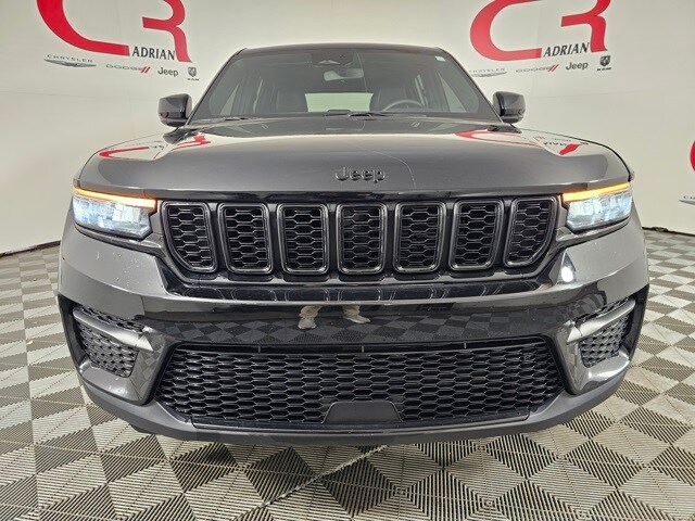 2024 Jeep Grand Cherokee Laredo Altitude X photo 2