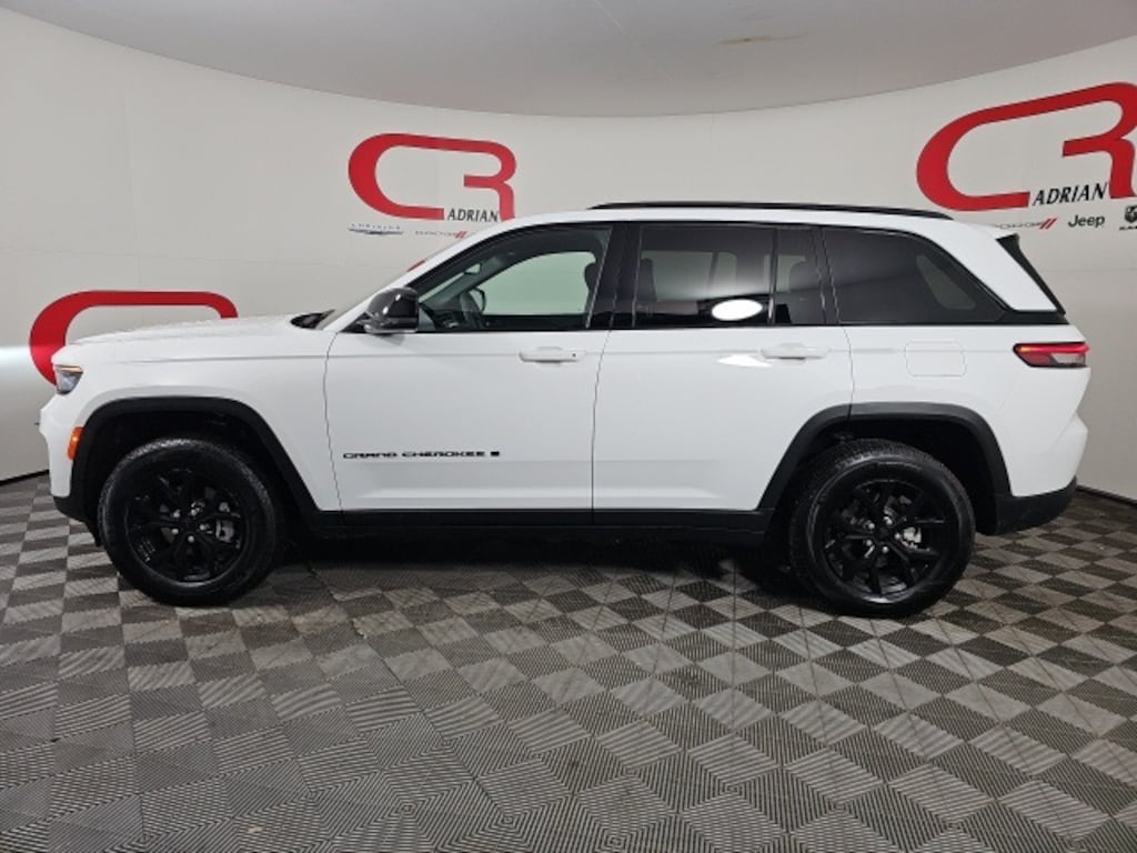 Certified 2024 Jeep Grand Cherokee Laredo SUV
